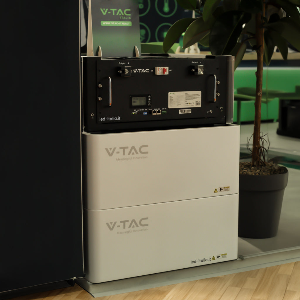 V-TAC Batteria di Accumulo 9.6kWh al Litio-Ferro-Fosfato LiFePO4 BMS Integrato Incluse Staffe per Ancoraggio a Muro per Inverter Fotovoltaici CEI 0-21 48V 200Ah Garanzia 10 Anni