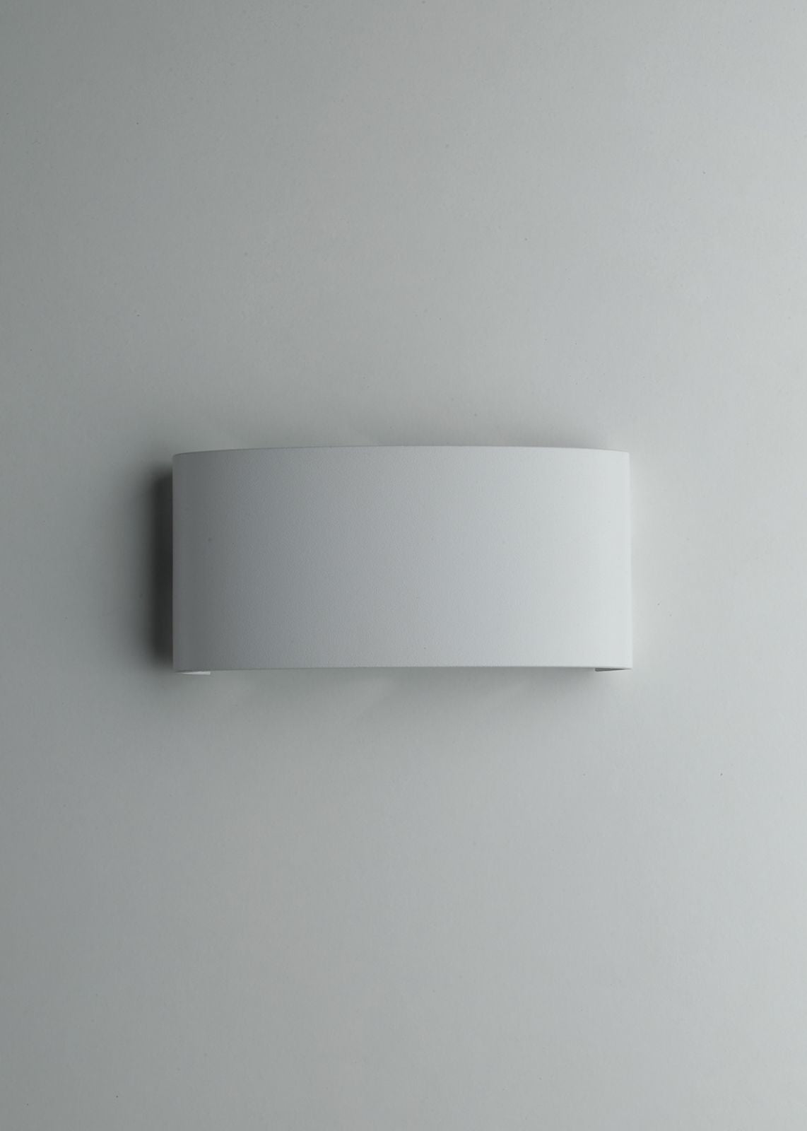 Applique per esterno in alluminio bianco o nero IP54 led integrato con regolazione luce 3000-4000°k 6W 600 lumen BEETLE