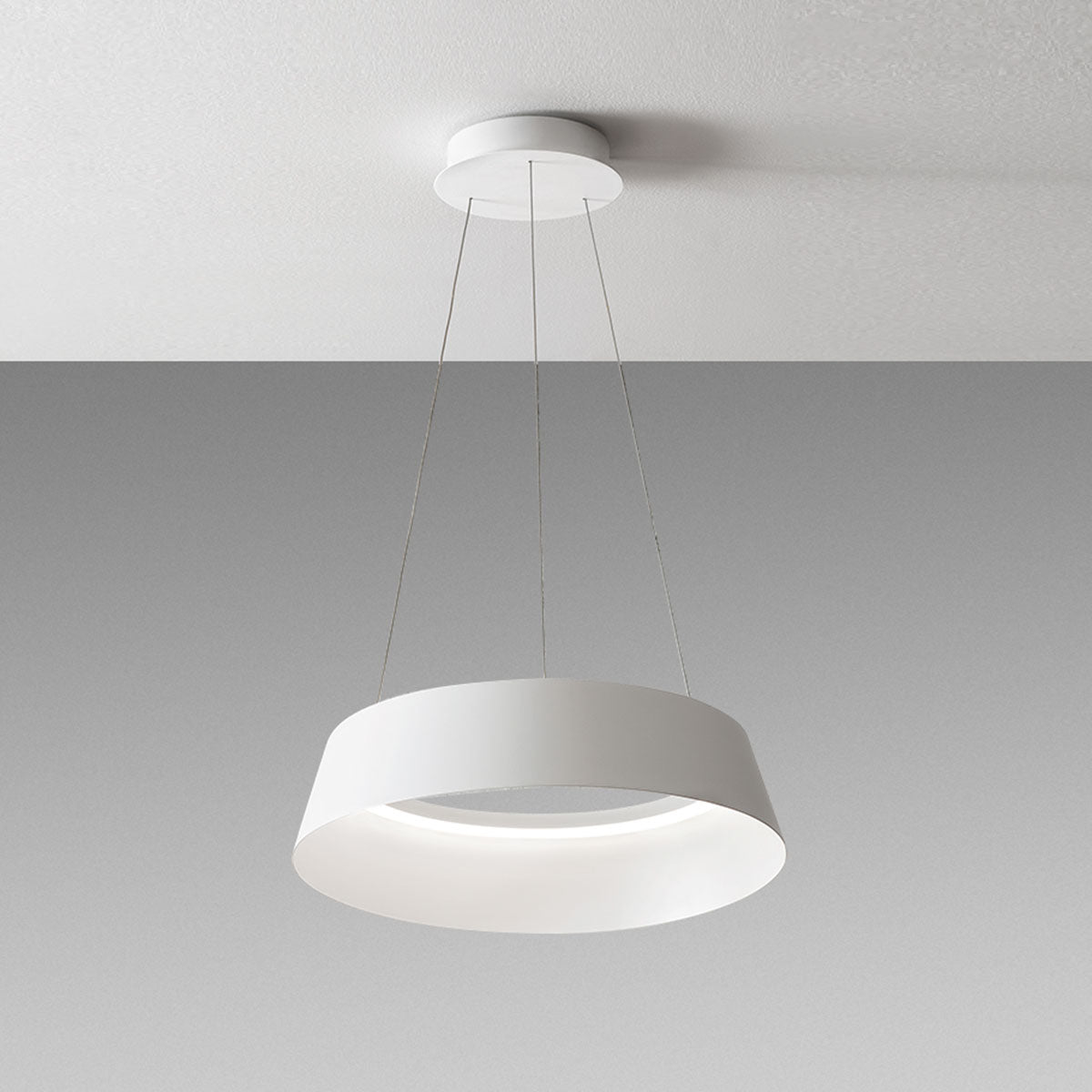 GEALUCE Sospensione montatura in alluminio satinato bianco-nero+oro. Diffusore in silicone bianco opale.LED JULIETTE