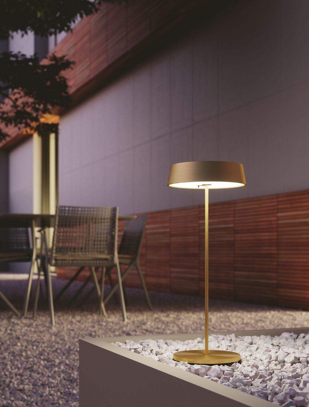 Lampada da tavolo per esterno ricaricabile IP54 in metallo bianco,nero,oro o corten led integrato luce calda 3000°k 2.2W 192 lumen COCKTAIL