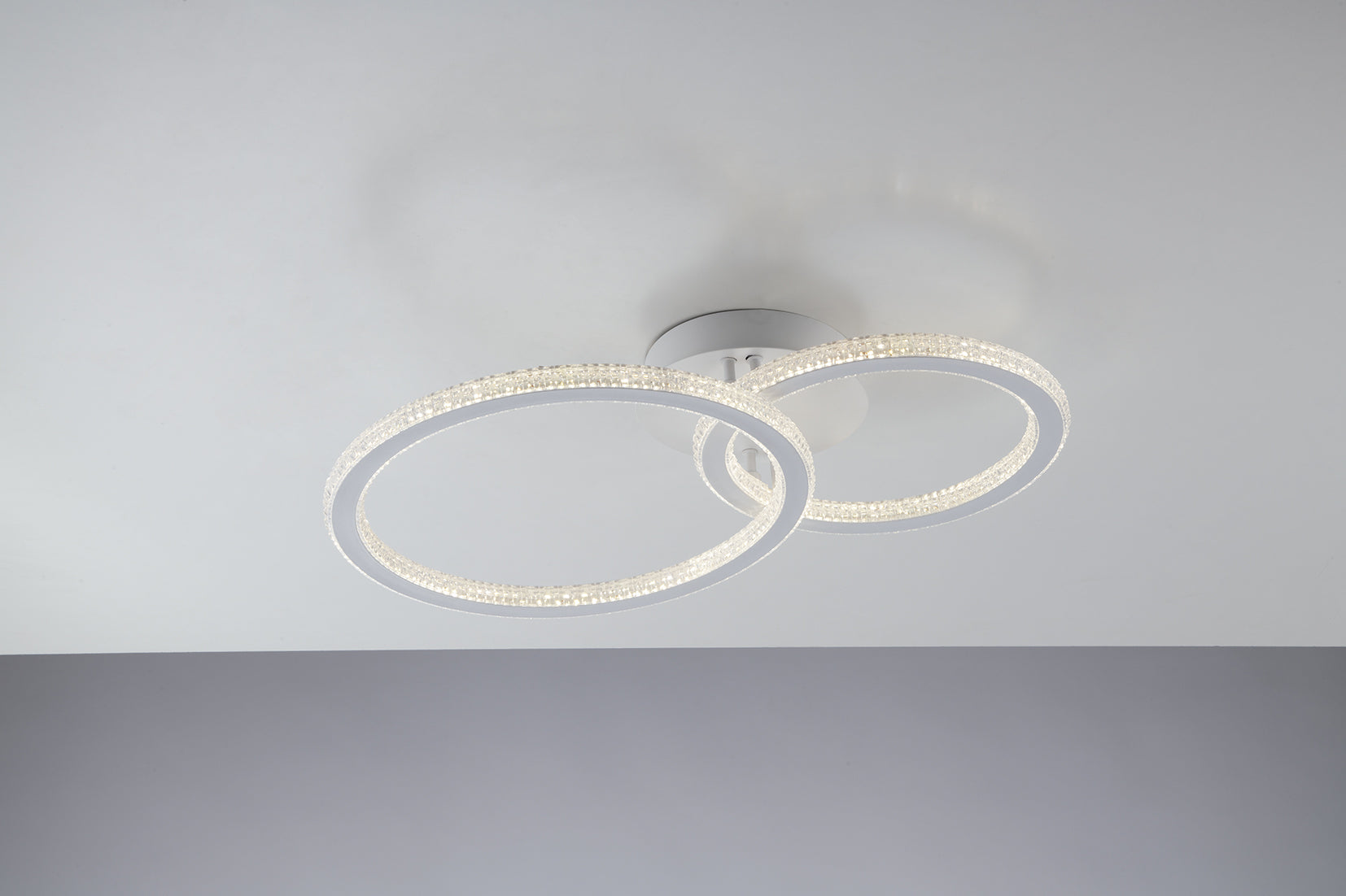 Plafoniera LED in alluminio bianco impreziosita dal diffusore in acrilico diamantato 45W 6000LM 3000-4000°k BRYANT-PL2