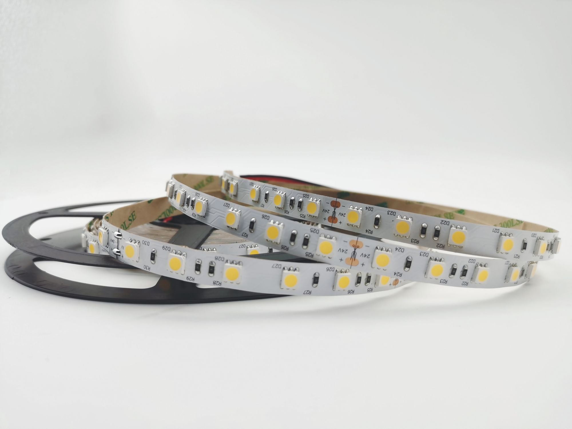 Strip led 5 metri 24V 14.4W/m disponibile in tre tonalità 3000-4000-6000°k