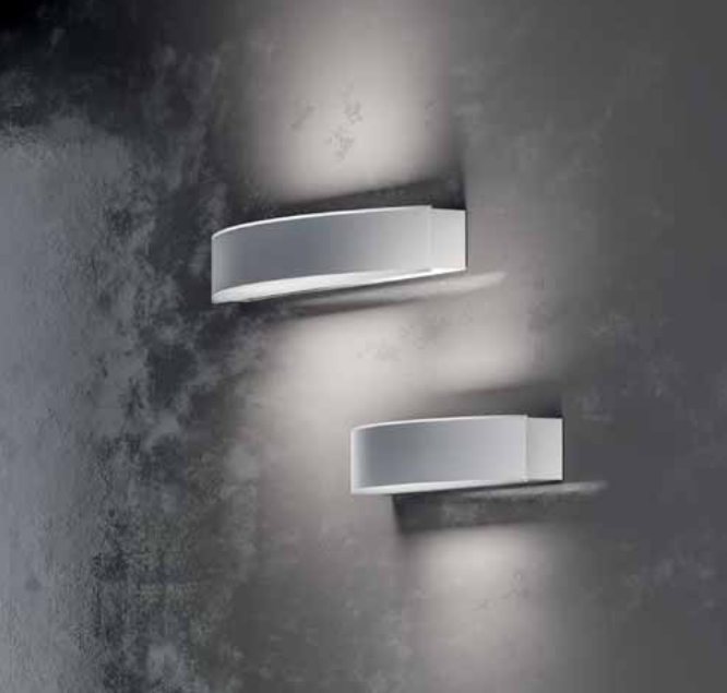 GEALUCE Applique in alluminio bianco satinato. LED GAP ARCO