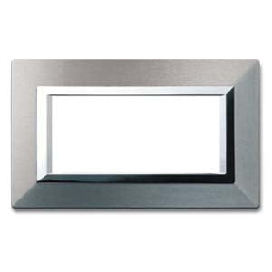 AVE Placca Zama, S44 colore alluminio naturale , con cornice cromo metallo 3/4/7 moduli 44P93ALS