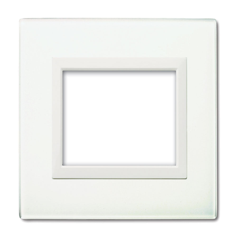 AVE Placca Vera 44, in vetro colore bianco finitura lucida con cornice bianca 3/4/7 moduli 44PV3BL